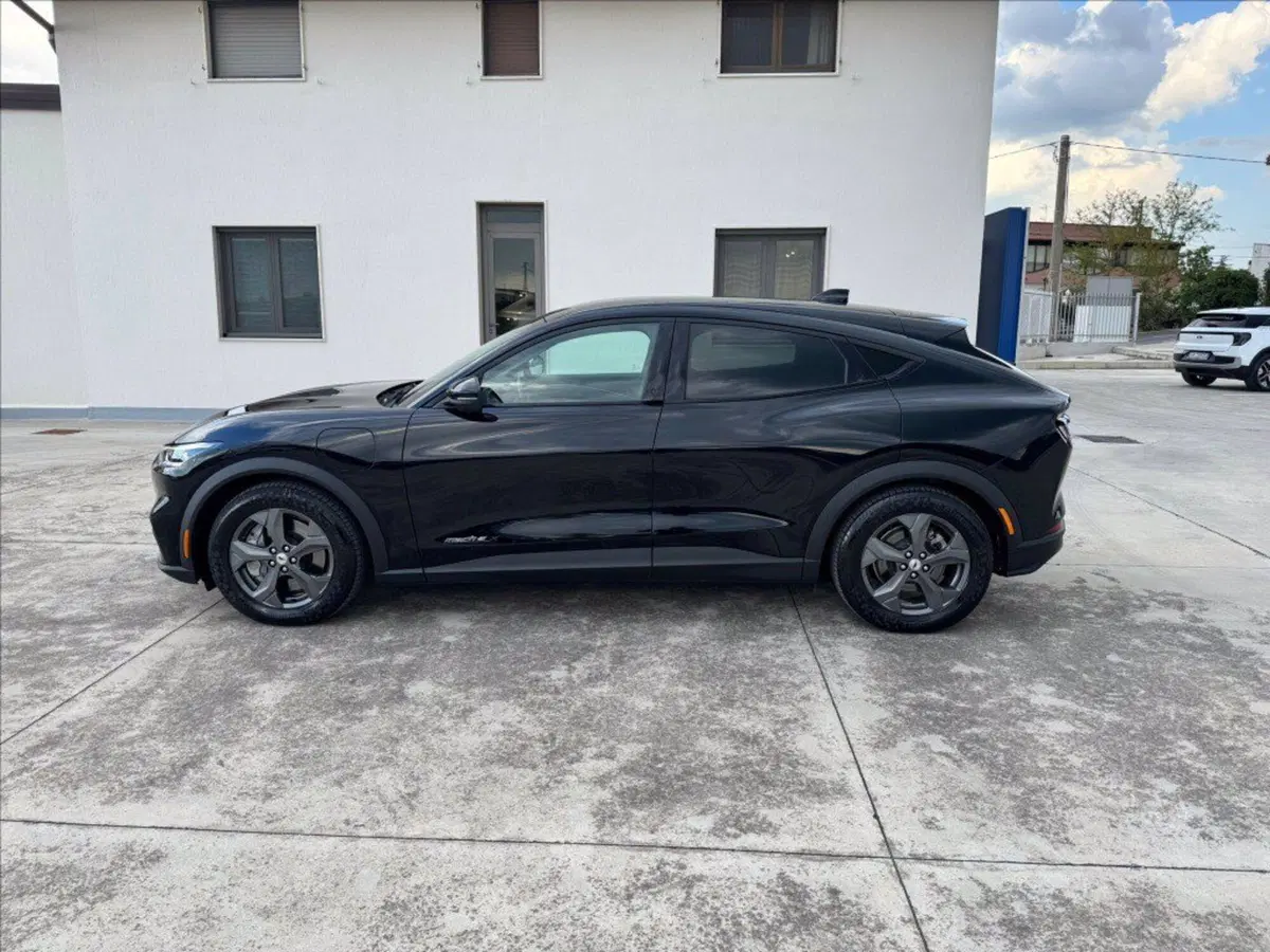Ford Mustang Mach-E usata a Matera (7)