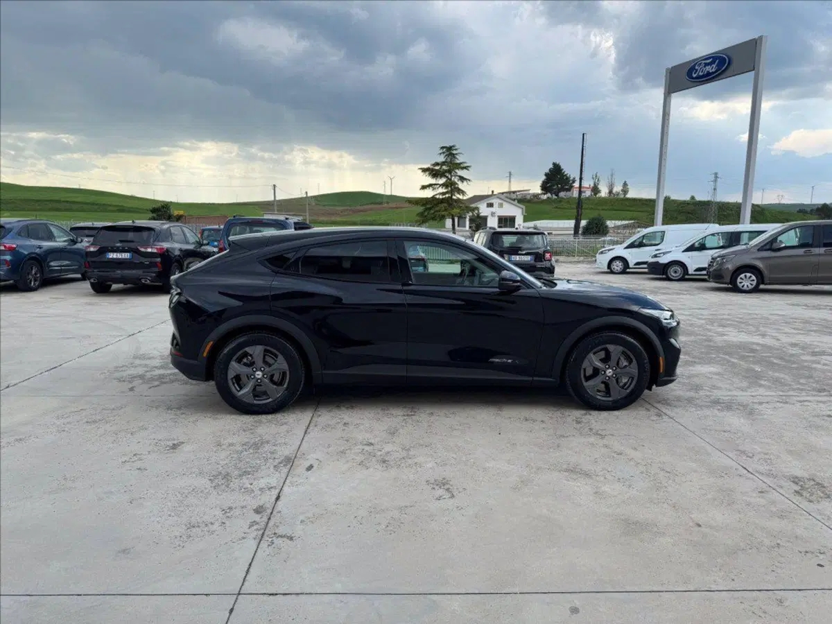 Ford Mustang Mach-E usata a Matera (8)