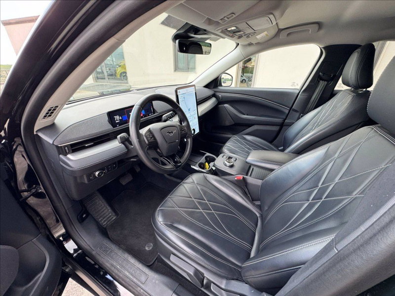 Ford Mustang Mach-E usata a Matera (9)