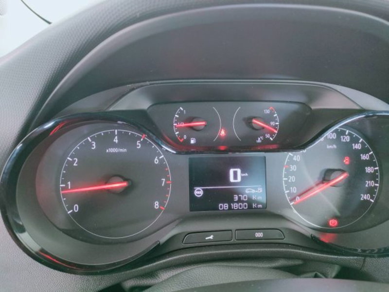 Opel Crossland usata a Teramo (16)