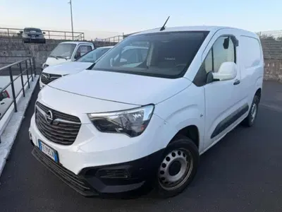 Opel Combo Furgone Cargo 1.6 Diesel 100CV S&amp;S PC 1000kg Edition del 2020 usata a Belpasso