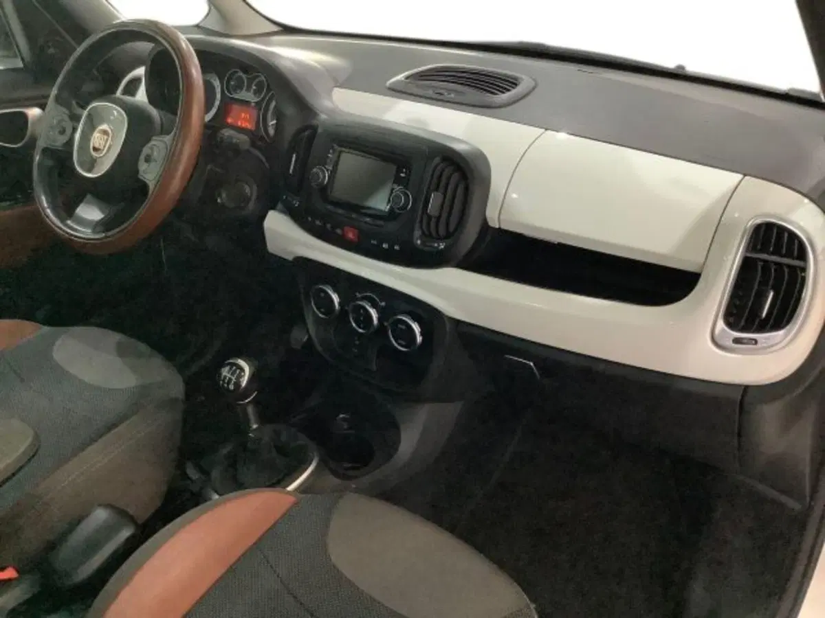 Fiat 500L usata a Catania (9)