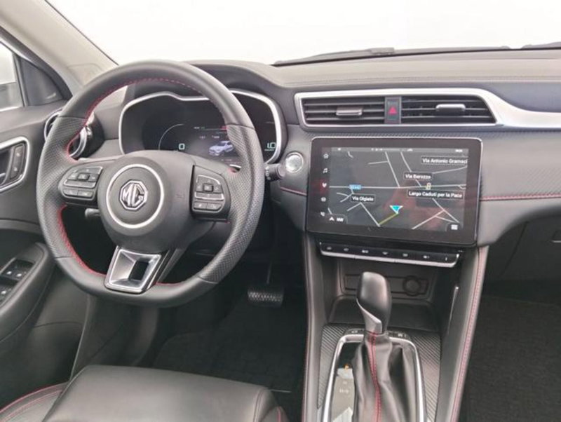 Mg ZS (2021-->) usata a Como (11)