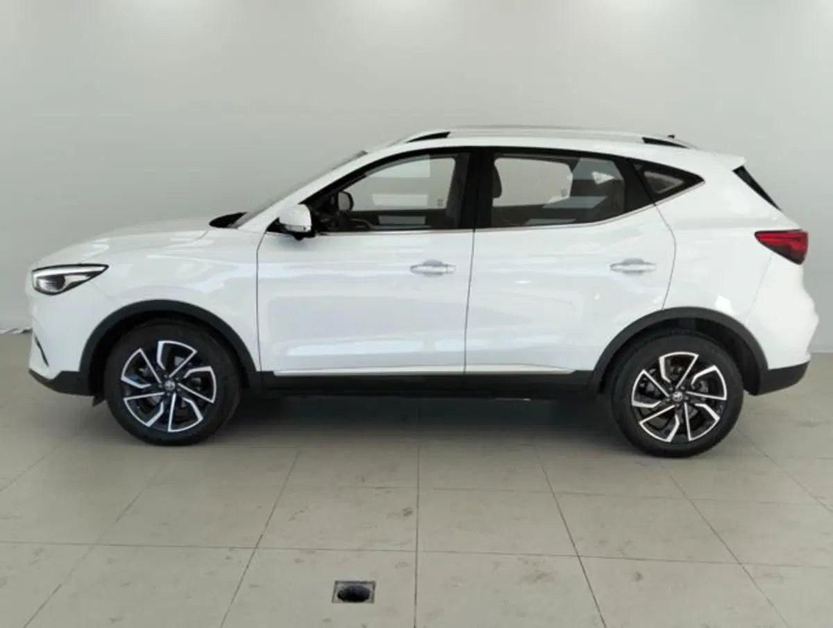 Mg ZS (2021-->) usata a Como (8)