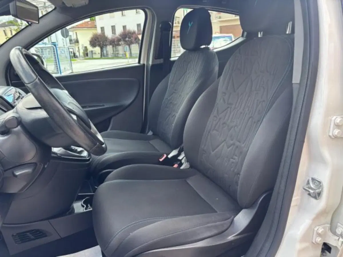 Lancia Ypsilon usata a Cuneo (9)