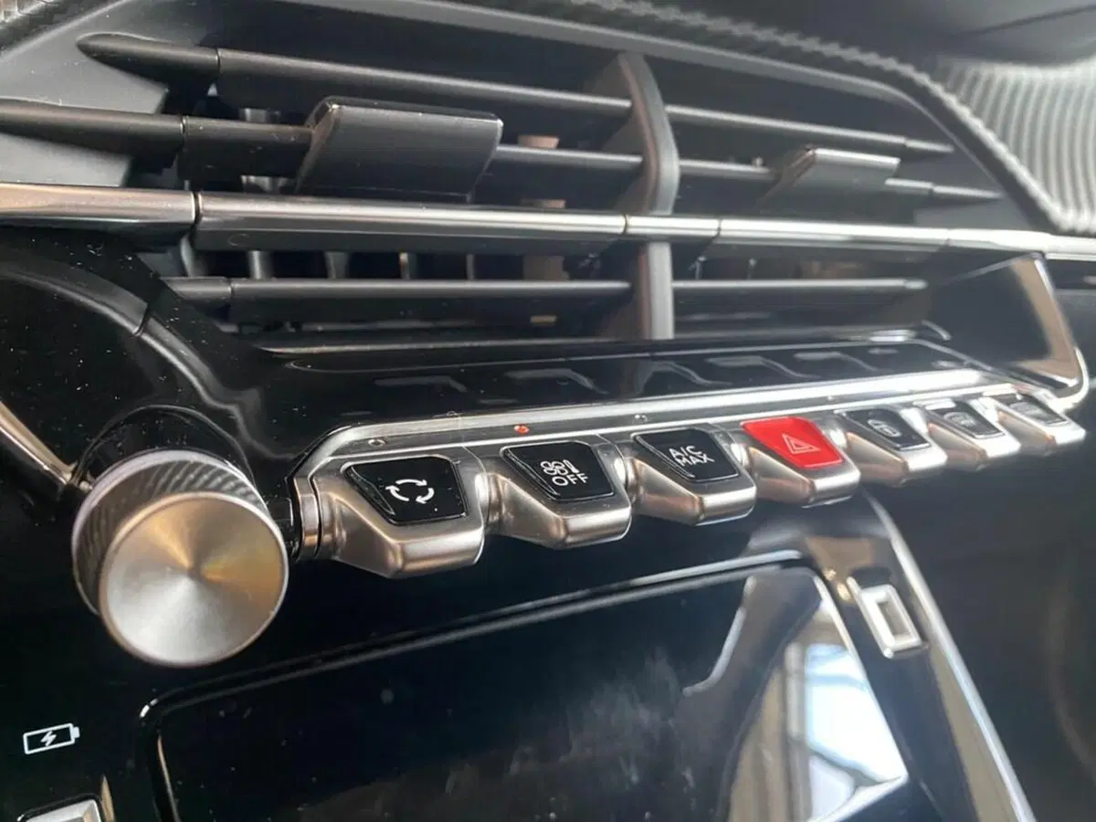 Peugeot 208 usata a Torino (11)