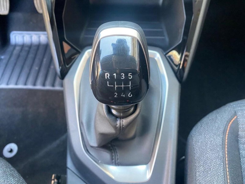 Peugeot 208 nuova a Torino (12)