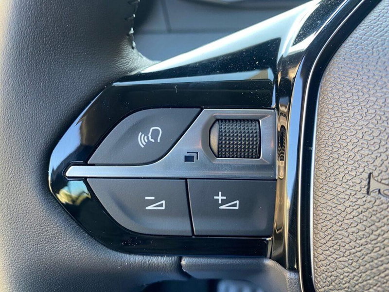 Peugeot 208 nuova a Torino (13)