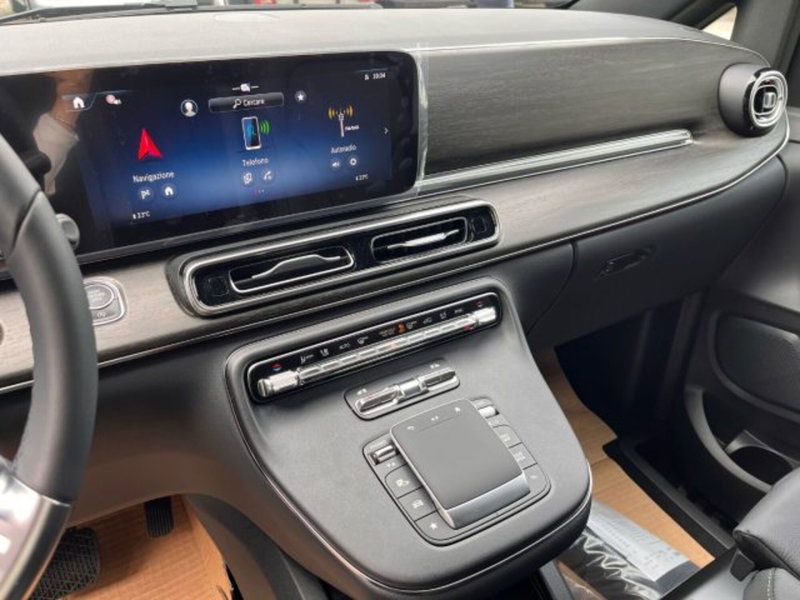 Mercedes-Benz Classe V nuova a Bergamo (8)