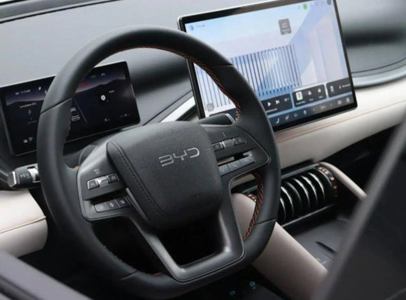 Byd Atto 3 usata a Bologna (10)