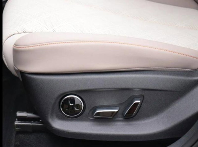 Byd Atto 3 usata a Bologna (8)