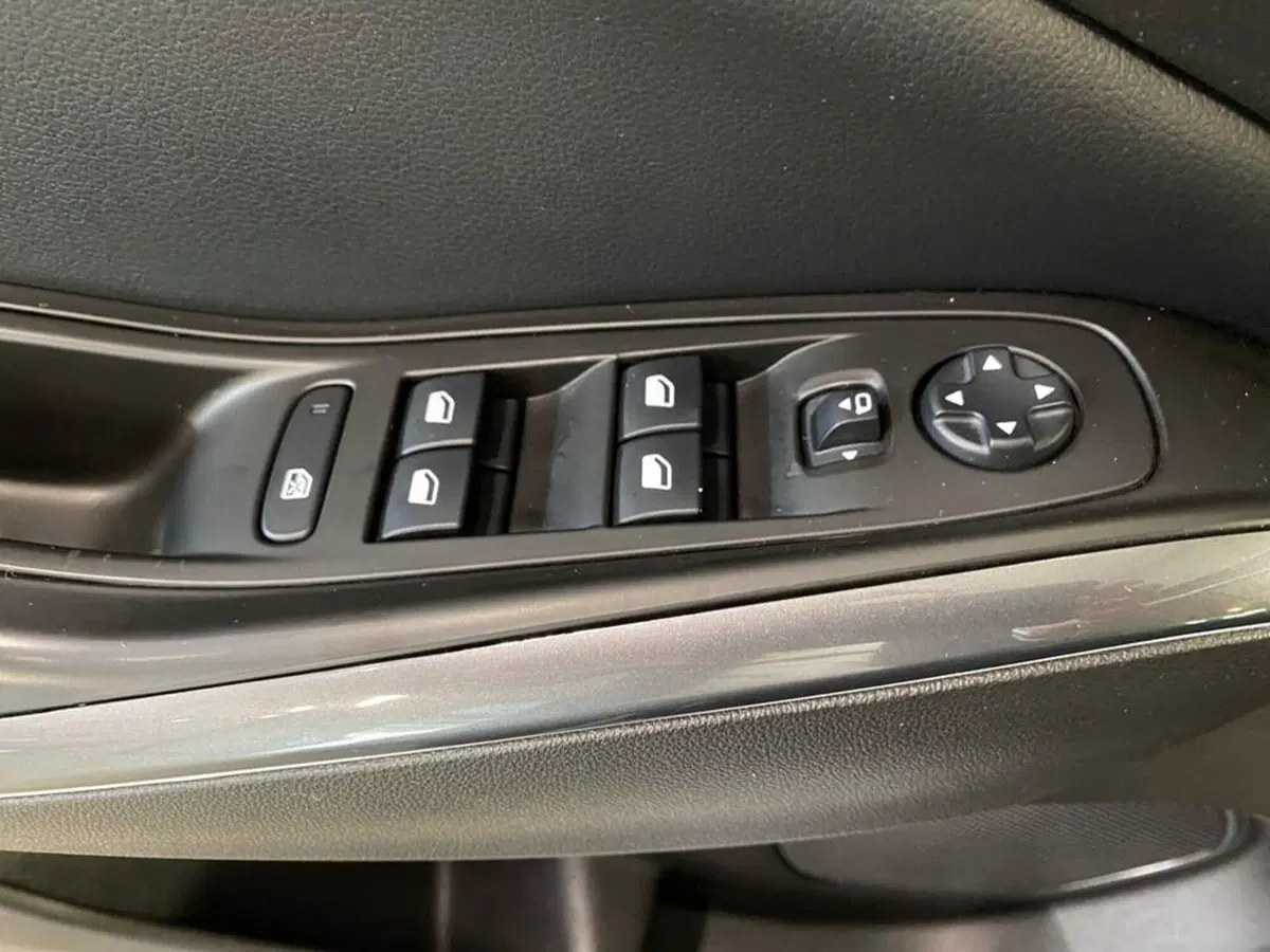 Opel Grandland X usata a Torino (13)