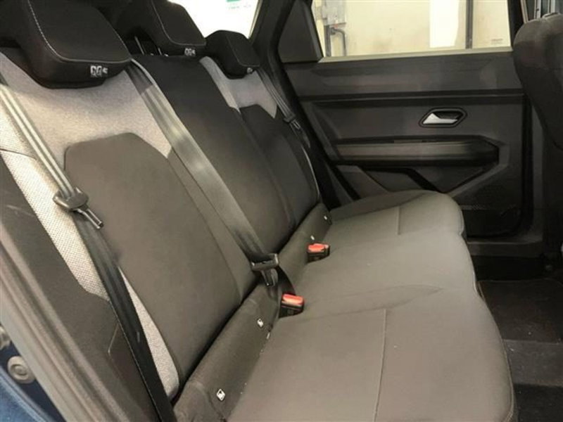 Dacia Bigster usata a Como (12)