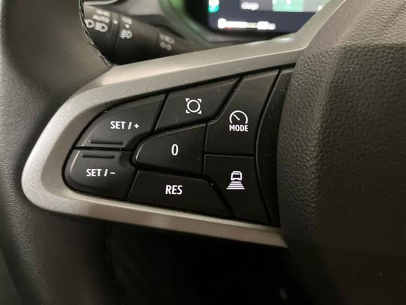 Dacia Bigster usata a Como (17)