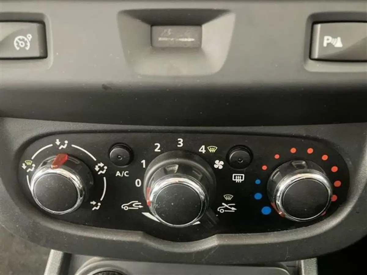 Dacia Duster usata a Como (16)