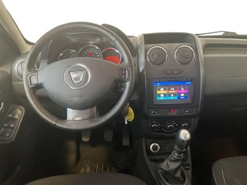 Dacia Duster usata a Como (9)