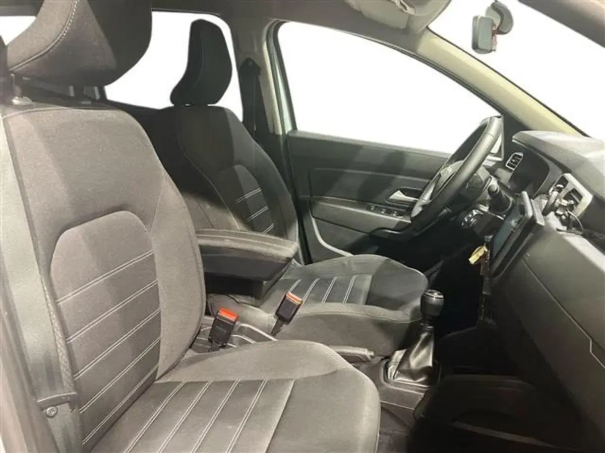 Dacia Duster usata a Como (9)
