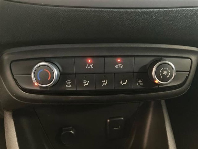 Opel Crossland usata a Como (18)