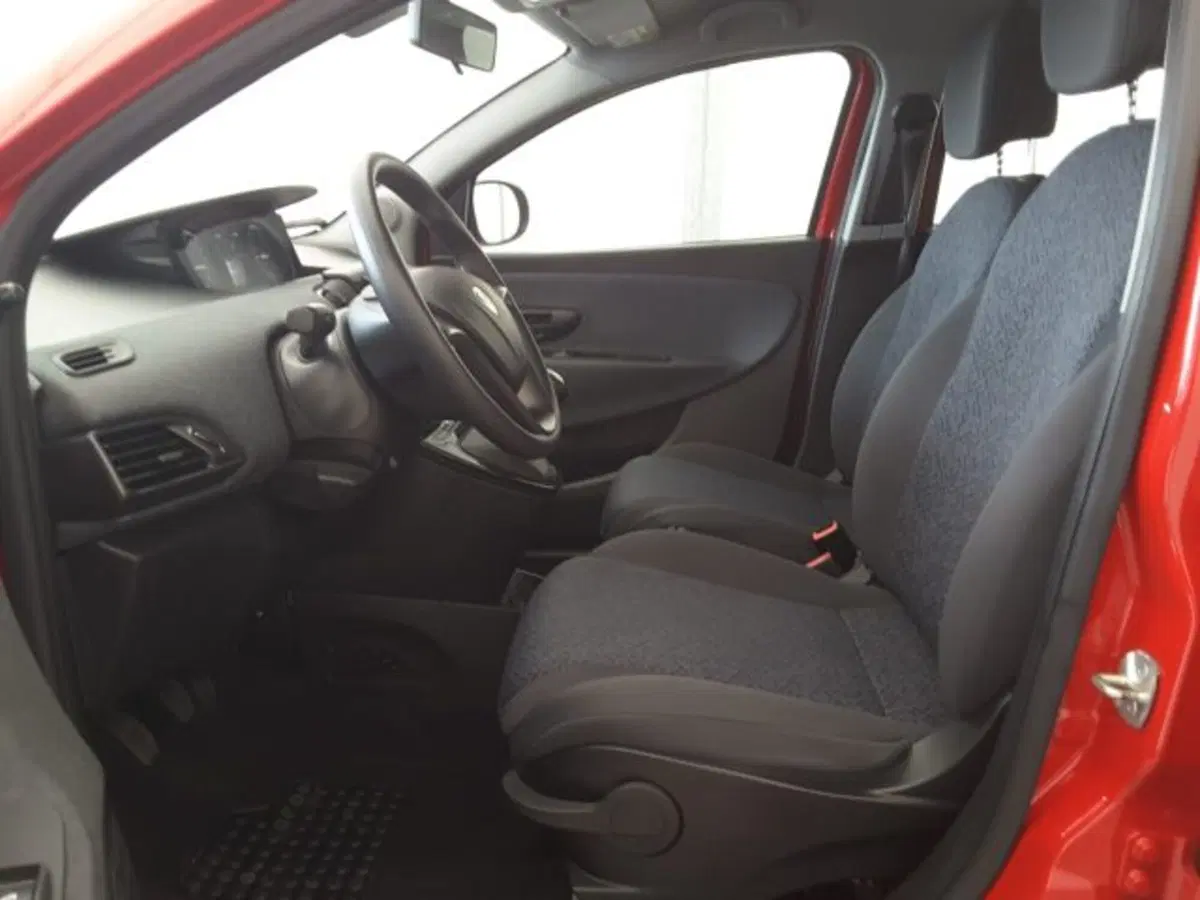 Lancia Ypsilon usata a Firenze (5)
