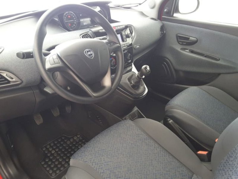 Lancia Ypsilon usata a Firenze (6)