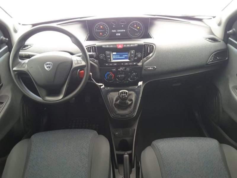 Lancia Ypsilon usata a Firenze (9)
