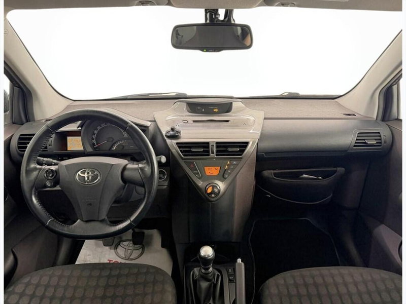 Toyota iQ usata a Monza e Brianza (8)