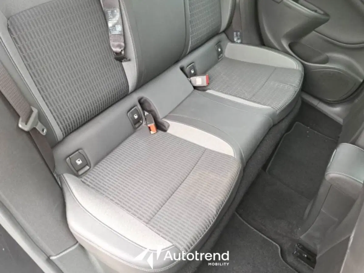 Opel Astra Station Wagon usata a Bari (11)