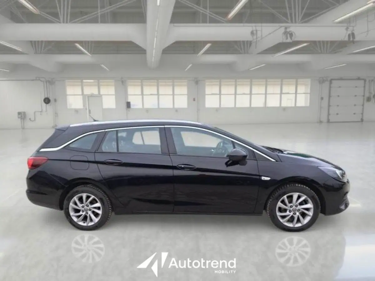 Opel Astra Station Wagon usata a Bari (16)