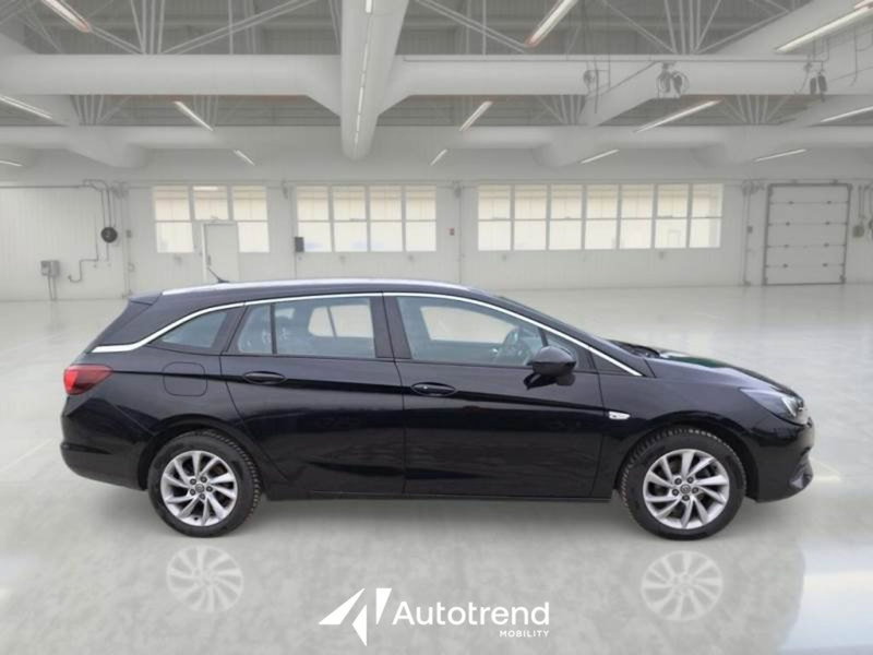 Opel Astra Station Wagon usata a Bari (5)