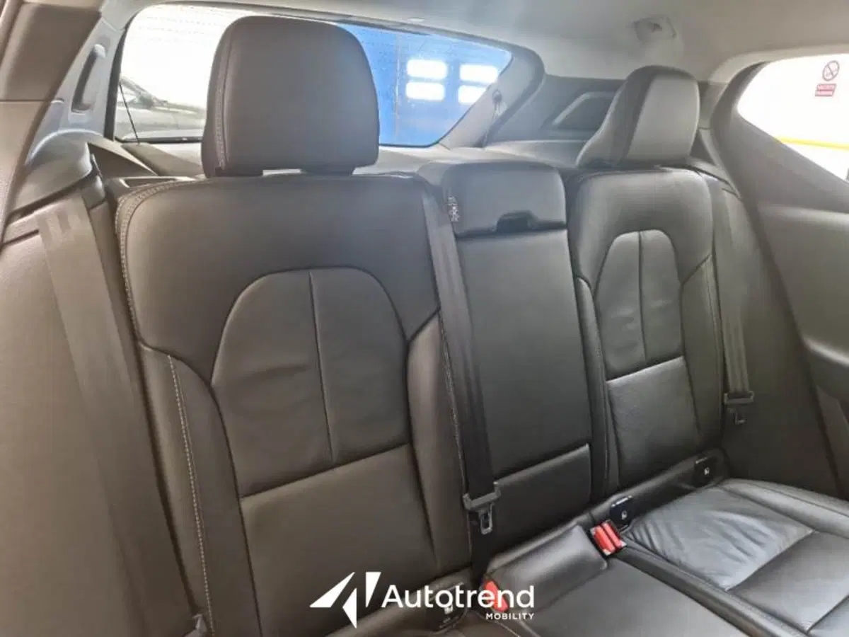 Volvo XC40 usata a Bari (11)