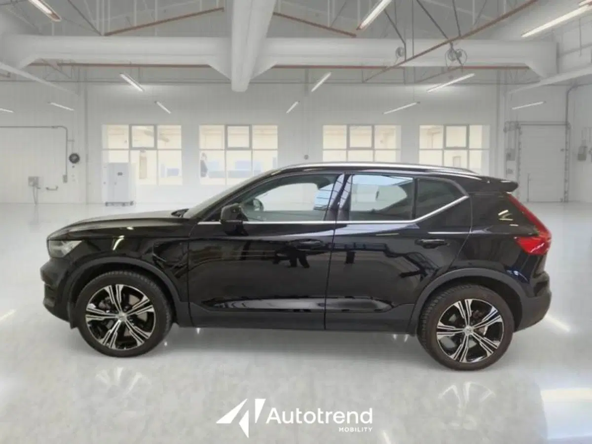 Volvo XC40 usata a Bari (4)