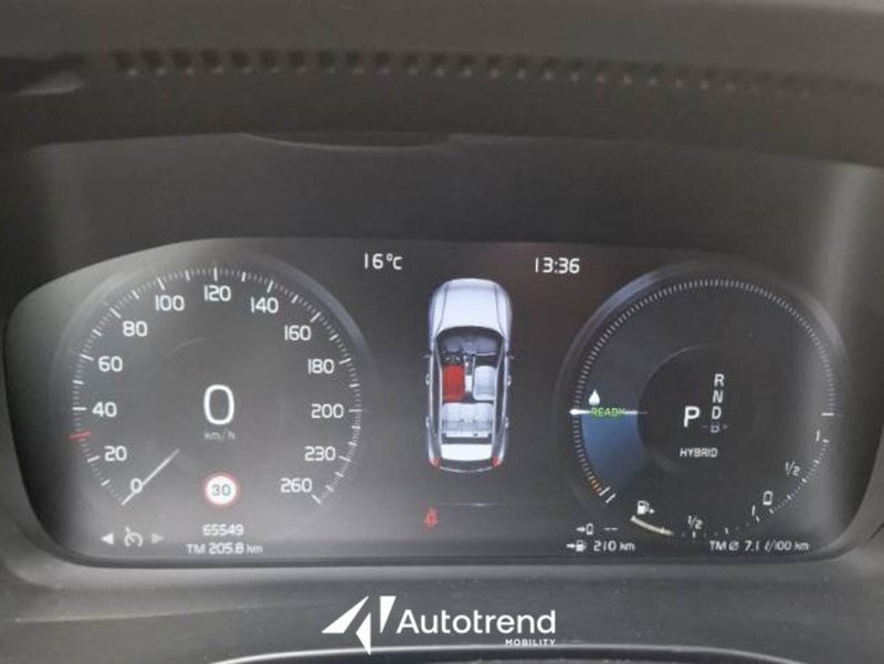 Volvo XC40 usata a Bari (9)