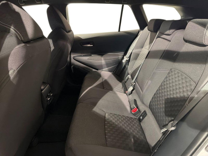 Toyota Corolla Touring Sports nuova a Lecco (11)