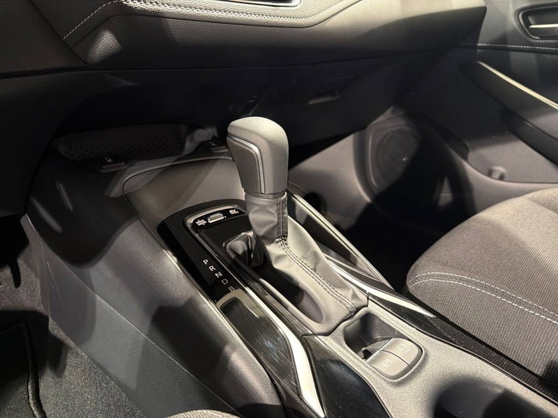 Toyota Corolla Touring Sports nuova a Lecco (14)