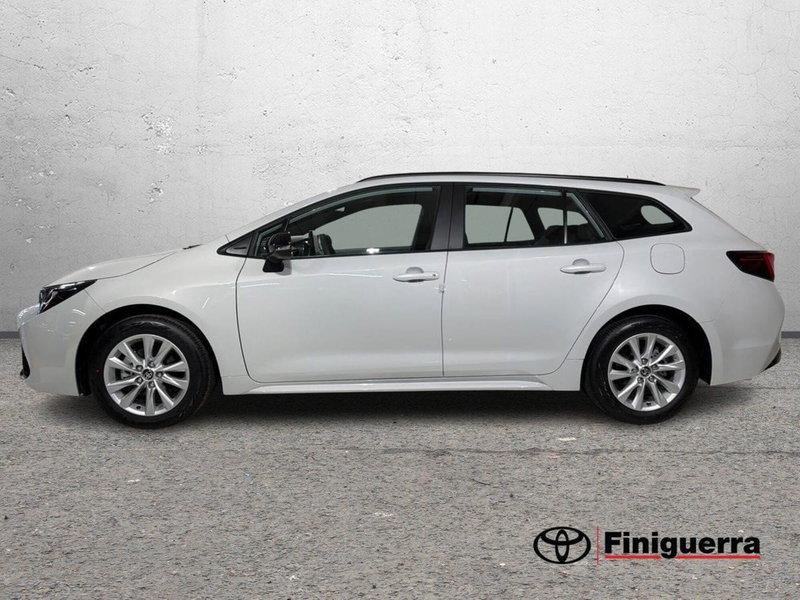 Toyota Corolla Touring Sports nuova a Lecco (6)