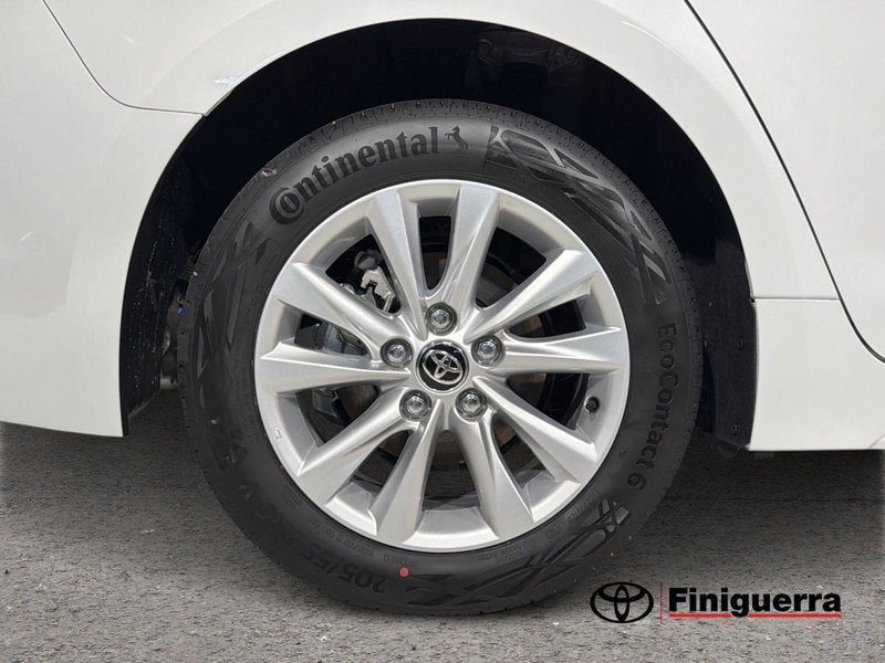 Toyota Corolla Touring Sports nuova a Lecco (7)