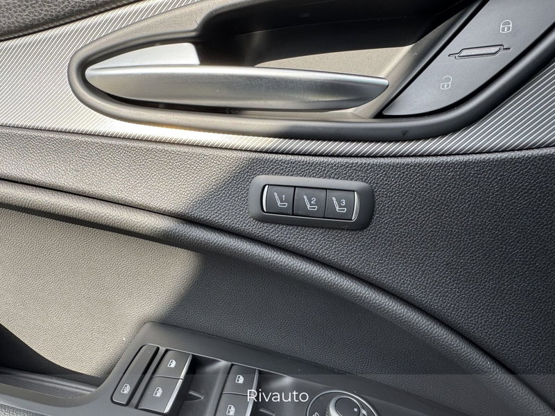Alfa Romeo Stelvio usata a Como (14)