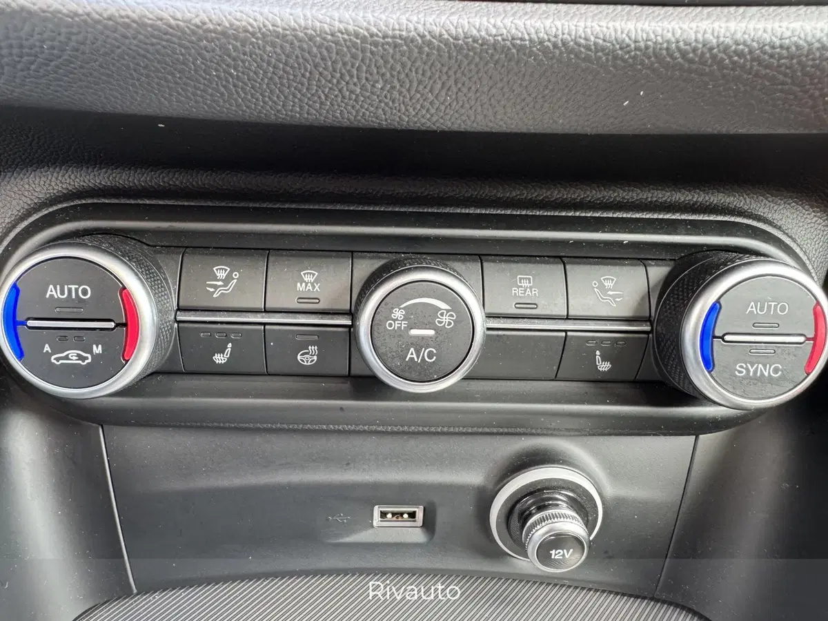 Alfa Romeo Stelvio usata a Como (15)
