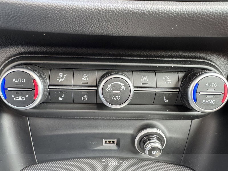 Alfa Romeo Stelvio usata a Como (15)