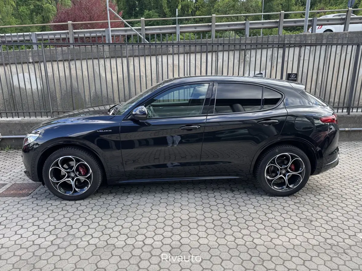 Alfa Romeo Stelvio usata a Como (2)