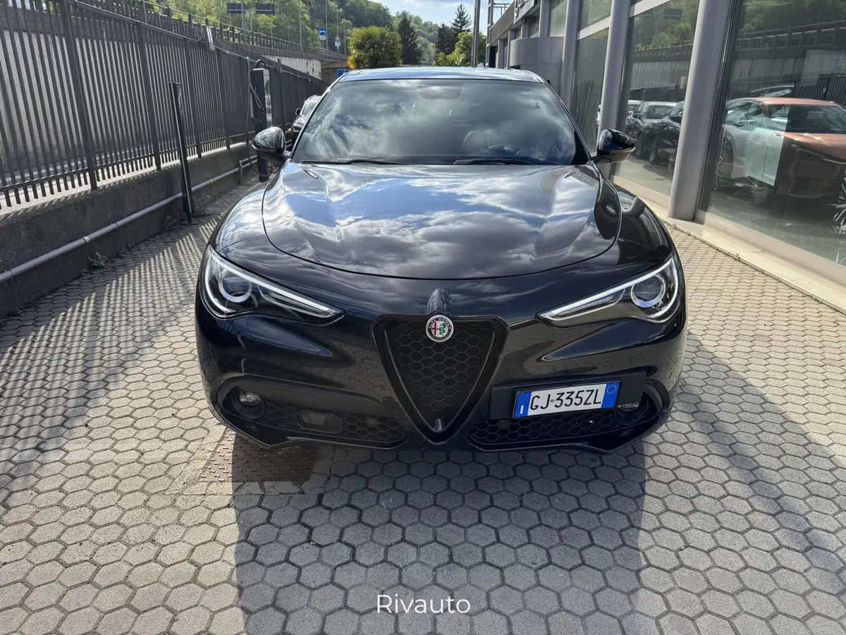 Alfa Romeo Stelvio usata a Como (3)
