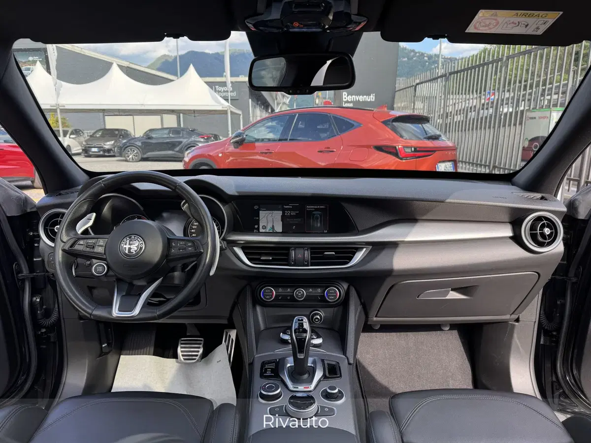 Alfa Romeo Stelvio usata a Como (6)