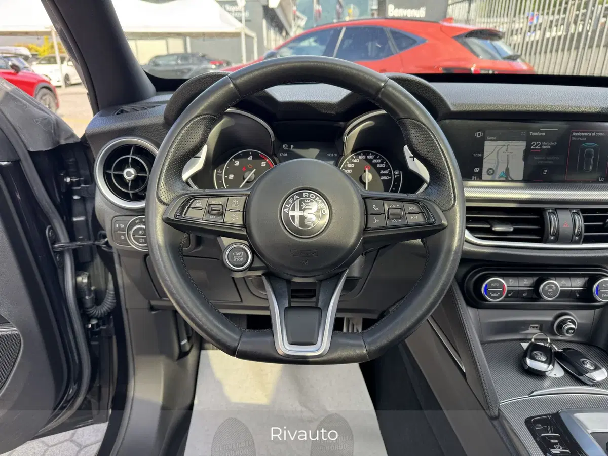Alfa Romeo Stelvio usata a Como (7)