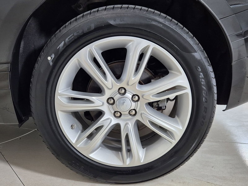 Land Rover Range Rover Velar usata a Torino (9)