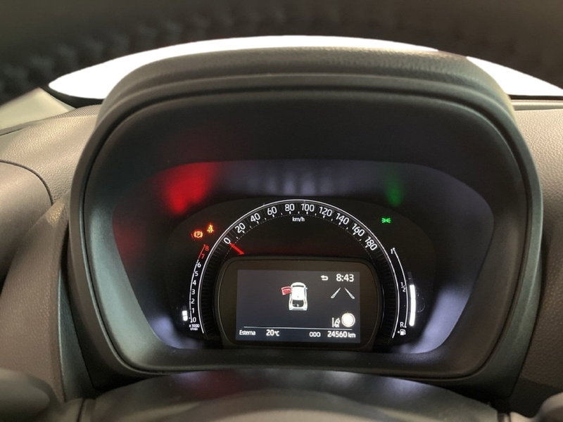 Toyota Aygo X usata a Torino (11)