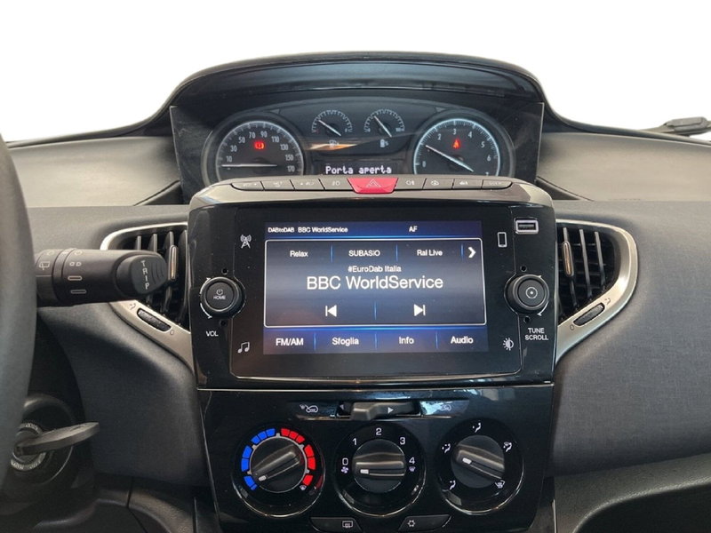 Lancia Ypsilon usata a Torino (13)