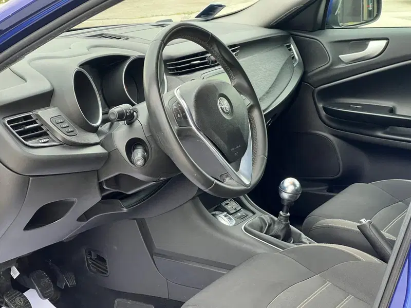 Alfa Romeo Giulietta usata a Matera (12)