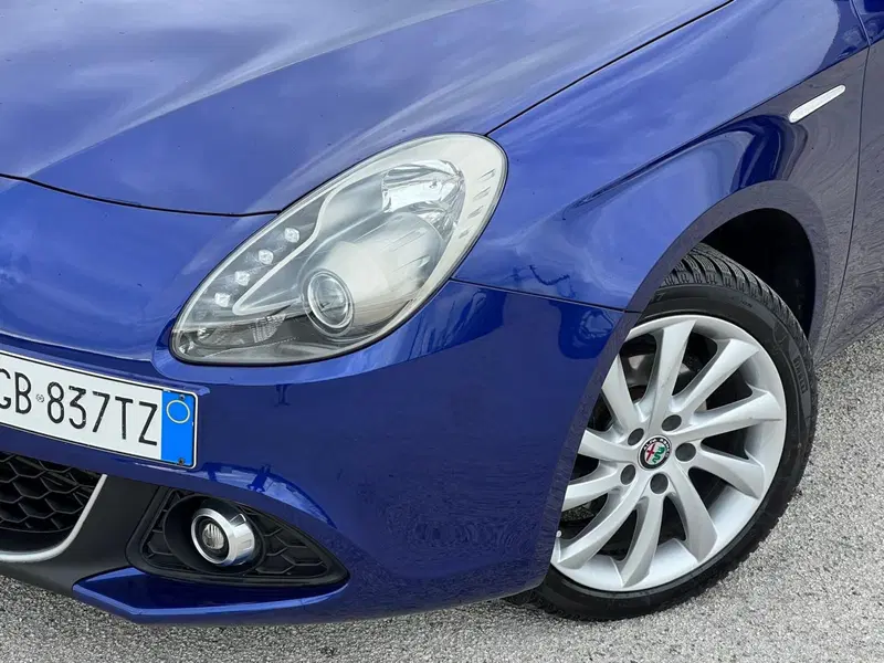 Alfa Romeo Giulietta usata a Matera (3)
