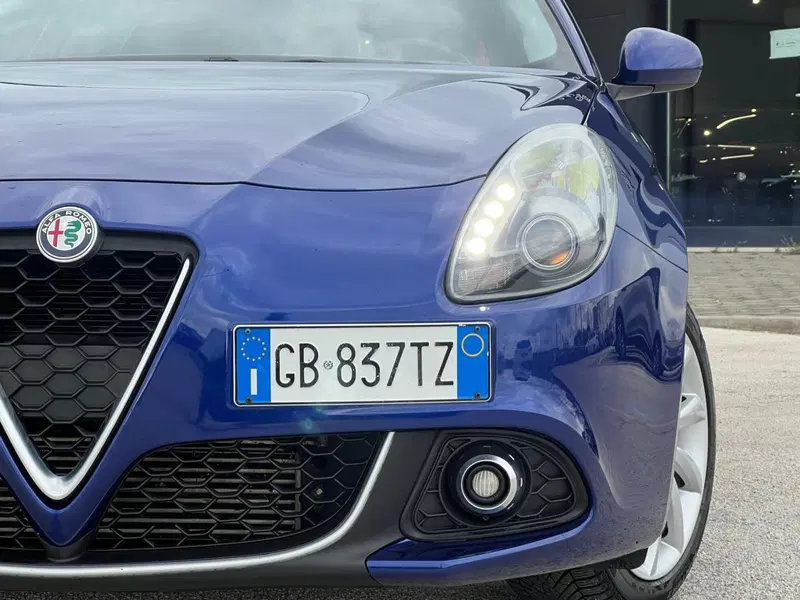 Alfa Romeo Giulietta usata a Matera (5)