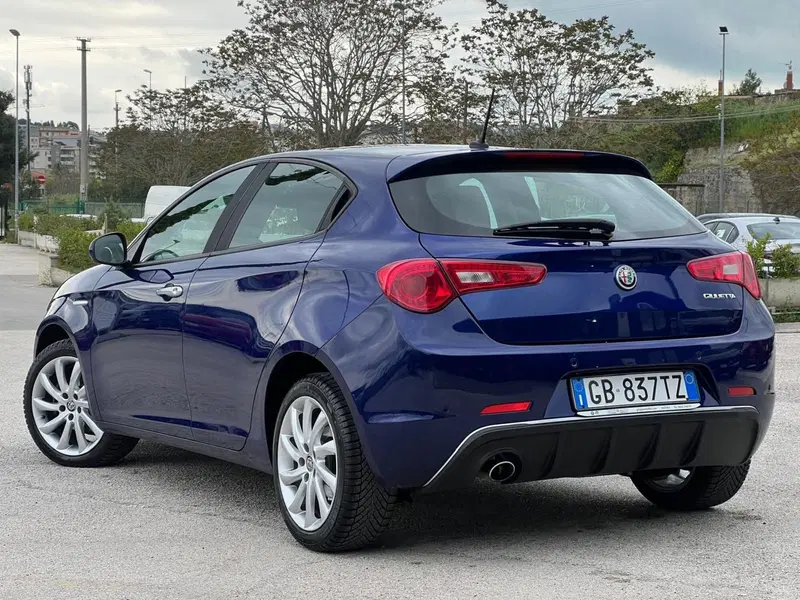 Alfa Romeo Giulietta usata a Matera (6)